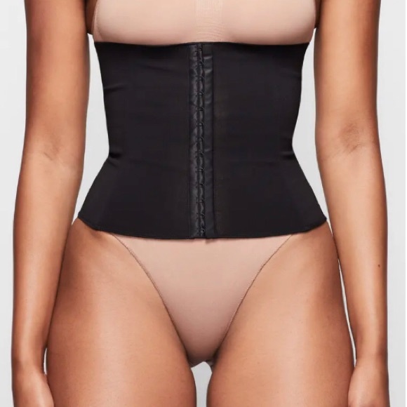 SKIMS Other - NWT SKIMS waist trainer! 🔥🙌🏼